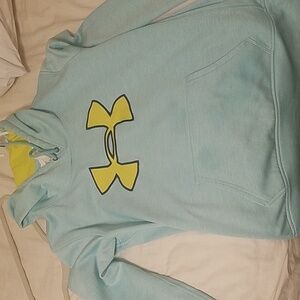 S/M Undwr Armour hoodie